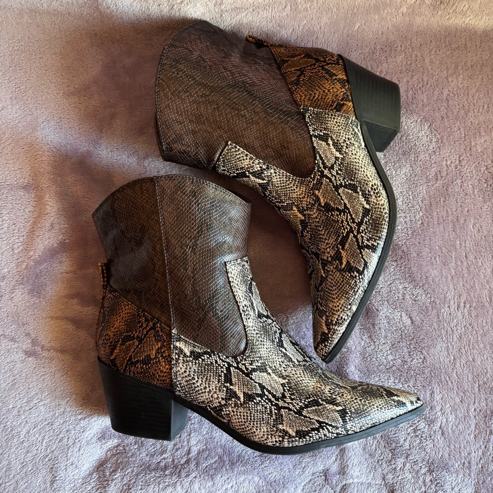 Just Fab Women's  Western Boots Bootie Snakeskin size 8 - Picture 2 of 10